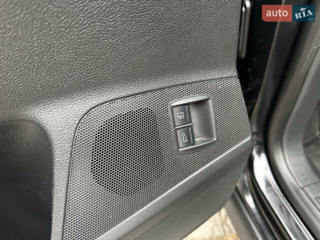 Черный Фольксваген Пассат, объемом двигателя 1.97 л и пробегом 235 тыс. км за 8499 $, фото 44 на Automoto.ua