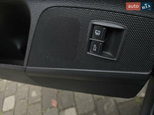 Черный Фольксваген Пассат, объемом двигателя 2 л и пробегом 225 тыс. км за 8800 $, фото 136 на Automoto.ua