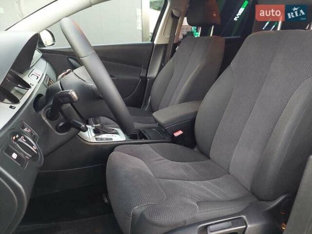 Черный Фольксваген Пассат, объемом двигателя 1.97 л и пробегом 239 тыс. км за 9222 $, фото 76 на Automoto.ua