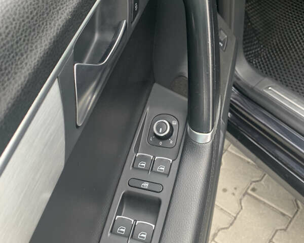 Черный Фольксваген Пассат, объемом двигателя 1.96 л и пробегом 229 тыс. км за 9600 $, фото 25 на Automoto.ua