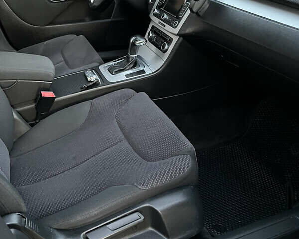 Черный Фольксваген Пассат, объемом двигателя 1.97 л и пробегом 345 тыс. км за 7400 $, фото 17 на Automoto.ua