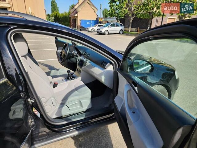 Черный Фольксваген Пассат, объемом двигателя 1.6 л и пробегом 340 тыс. км за 7000 $, фото 9 на Automoto.ua