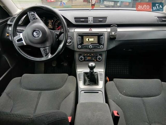 Черный Фольксваген Пассат, объемом двигателя 1.6 л и пробегом 321 тыс. км за 7300 $, фото 18 на Automoto.ua