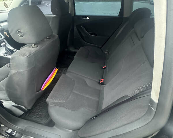 Черный Фольксваген Пассат, объемом двигателя 1.6 л и пробегом 280 тыс. км за 6800 $, фото 9 на Automoto.ua