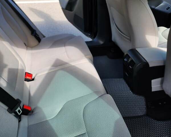 Черный Фольксваген Пассат, объемом двигателя 1.6 л и пробегом 340 тыс. км за 7000 $, фото 24 на Automoto.ua