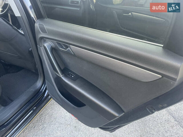 Черный Фольксваген Пассат, объемом двигателя 1.6 л и пробегом 304 тыс. км за 9500 $, фото 23 на Automoto.ua