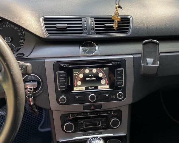 Чорний Фольксваген Пассат, об'ємом двигуна 1.6 л та пробігом 308 тис. км за 9700 $, фото 2 на Automoto.ua