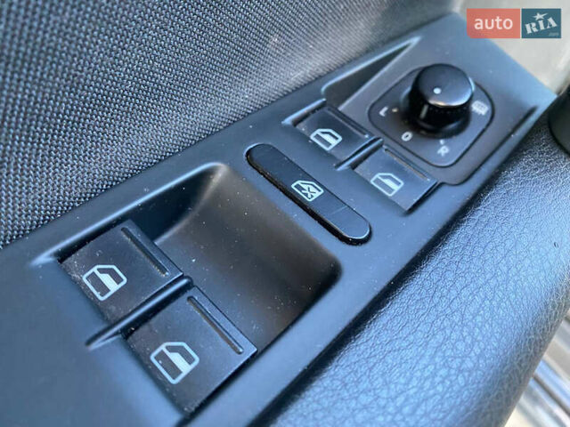 Чорний Фольксваген Пассат, об'ємом двигуна 2 л та пробігом 257 тис. км за 9990 $, фото 27 на Automoto.ua