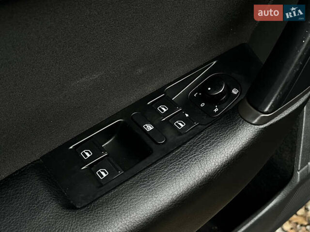 Чорний Фольксваген Пассат, об'ємом двигуна 1.97 л та пробігом 249 тис. км за 8300 $, фото 11 на Automoto.ua