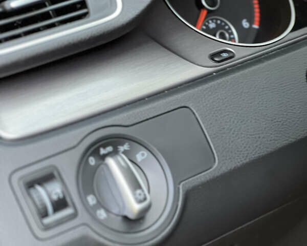 Черный Фольксваген Пассат, объемом двигателя 1.97 л и пробегом 283 тыс. км за 11500 $, фото 35 на Automoto.ua