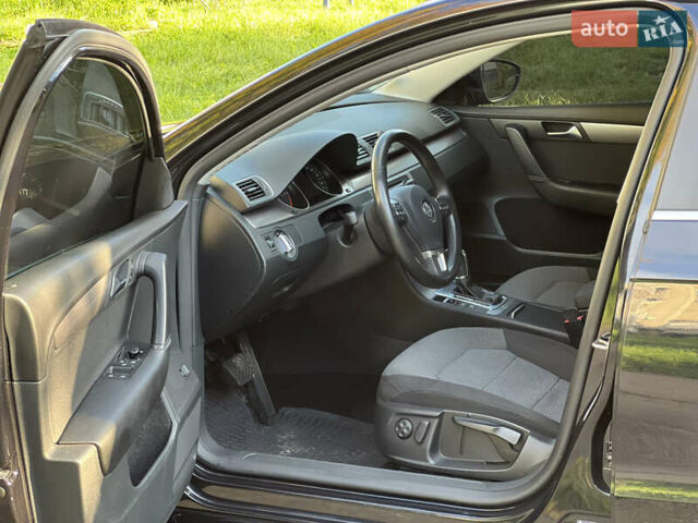 Черный Фольксваген Пассат, объемом двигателя 1.97 л и пробегом 283 тыс. км за 11500 $, фото 32 на Automoto.ua