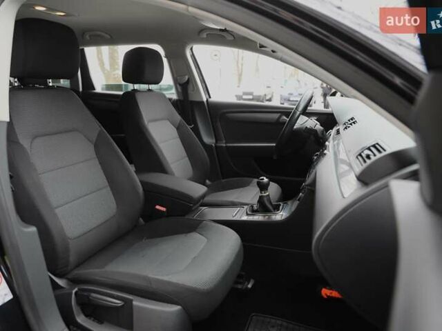 Чорний Фольксваген Пассат, об'ємом двигуна 1.6 л та пробігом 258 тис. км за 8300 $, фото 9 на Automoto.ua