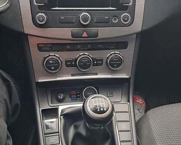 Черный Фольксваген Пассат, объемом двигателя 1.97 л и пробегом 280 тыс. км за 10350 $, фото 11 на Automoto.ua