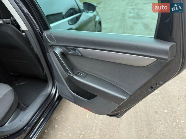 Чорний Фольксваген Пассат, об'ємом двигуна 1.97 л та пробігом 233 тис. км за 10500 $, фото 9 на Automoto.ua