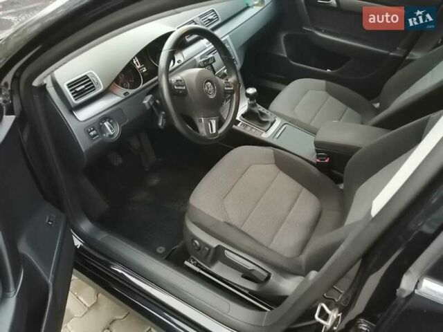 Черный Фольксваген Пассат, объемом двигателя 1.6 л и пробегом 266 тыс. км за 9300 $, фото 1 на Automoto.ua