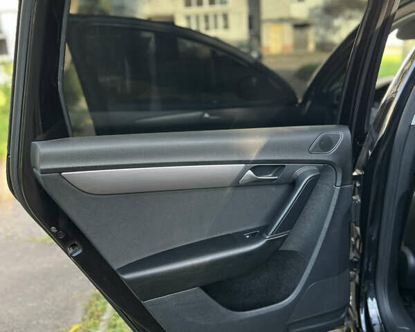 Черный Фольксваген Пассат, объемом двигателя 1.97 л и пробегом 283 тыс. км за 11500 $, фото 51 на Automoto.ua