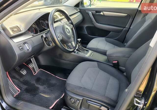 Черный Фольксваген Пассат, объемом двигателя 2 л и пробегом 255 тыс. км за 11200 $, фото 4 на Automoto.ua