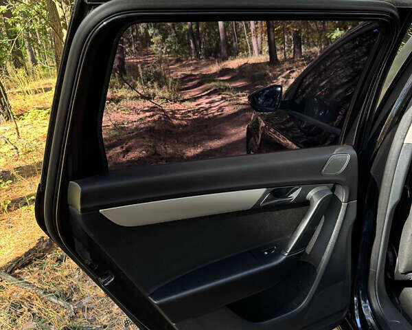 Чорний Фольксваген Пассат, об'ємом двигуна 1.6 л та пробігом 296 тис. км за 9700 $, фото 6 на Automoto.ua