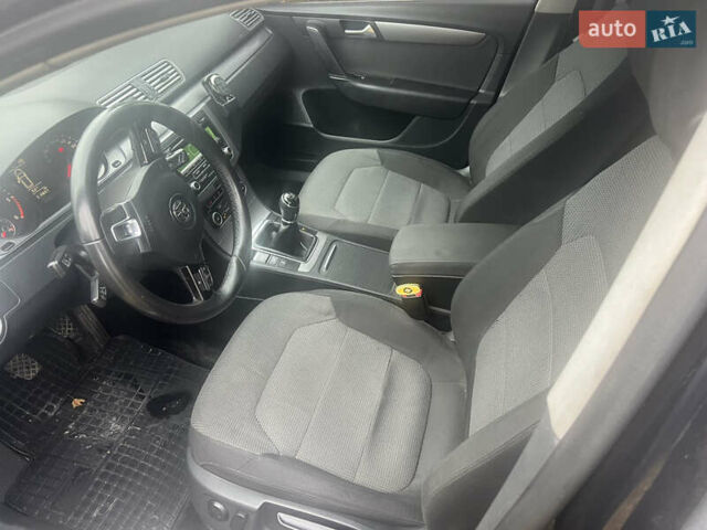 Черный Фольксваген Пассат, объемом двигателя 2 л и пробегом 264 тыс. км за 9500 $, фото 10 на Automoto.ua