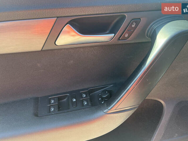 Черный Фольксваген Пассат, объемом двигателя 1.97 л и пробегом 130 тыс. км за 10000 $, фото 10 на Automoto.ua