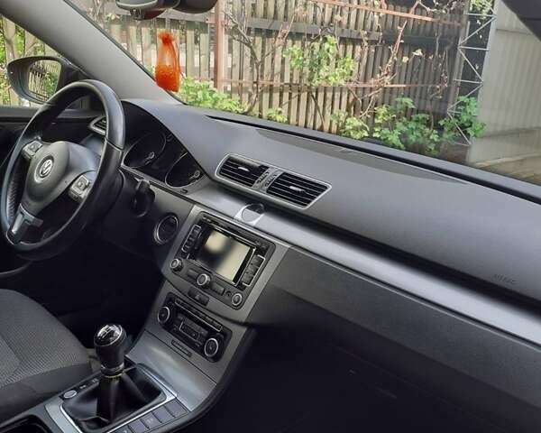 Чорний Фольксваген Пассат, об'ємом двигуна 2 л та пробігом 290 тис. км за 9500 $, фото 1 на Automoto.ua