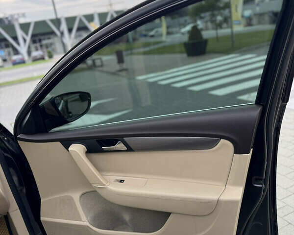 Черный Фольксваген Пассат, объемом двигателя 2 л и пробегом 322 тыс. км за 10900 $, фото 2 на Automoto.ua