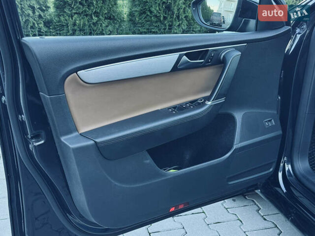 Черный Фольксваген Пассат, объемом двигателя 2 л и пробегом 343 тыс. км за 11400 $, фото 10 на Automoto.ua