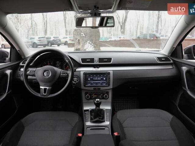 Чорний Фольксваген Пассат, об'ємом двигуна 1.6 л та пробігом 258 тис. км за 8300 $, фото 11 на Automoto.ua