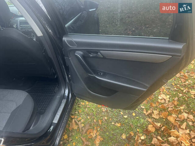 Черный Фольксваген Пассат, объемом двигателя 2 л и пробегом 264 тыс. км за 9500 $, фото 15 на Automoto.ua