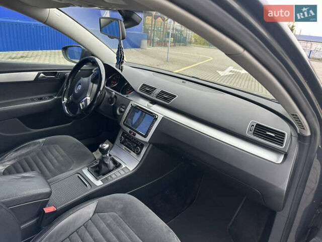 Черный Фольксваген Пассат, объемом двигателя 2 л и пробегом 247 тыс. км за 7800 $, фото 16 на Automoto.ua