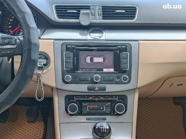 Чорний Фольксваген Пассат, об'ємом двигуна 1.6 л та пробігом 264 тис. км за 8990 $, фото 28 на Automoto.ua