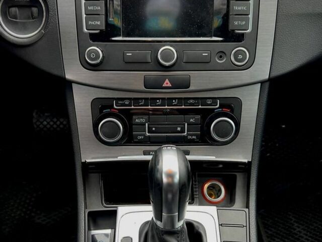 Черный Фольксваген Пассат, объемом двигателя 1.4 л и пробегом 212 тыс. км за 8100 $, фото 7 на Automoto.ua