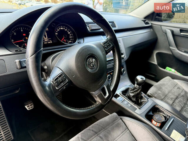 Черный Фольксваген Пассат, объемом двигателя 1.6 л и пробегом 261 тыс. км за 10000 $, фото 19 на Automoto.ua