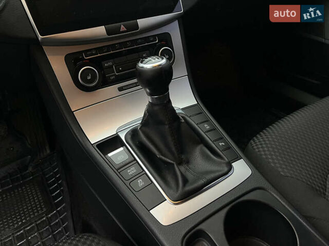 Чорний Фольксваген Пассат, об'ємом двигуна 1.97 л та пробігом 249 тис. км за 8300 $, фото 24 на Automoto.ua