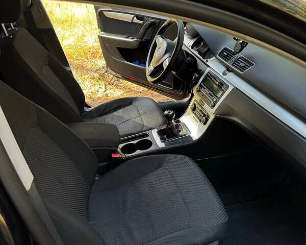 Чорний Фольксваген Пассат, об'ємом двигуна 1.6 л та пробігом 296 тис. км за 9700 $, фото 14 на Automoto.ua