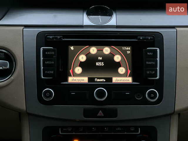 Чорний Фольксваген Пассат, об'ємом двигуна 1.6 л та пробігом 311 тис. км за 8200 $, фото 12 на Automoto.ua