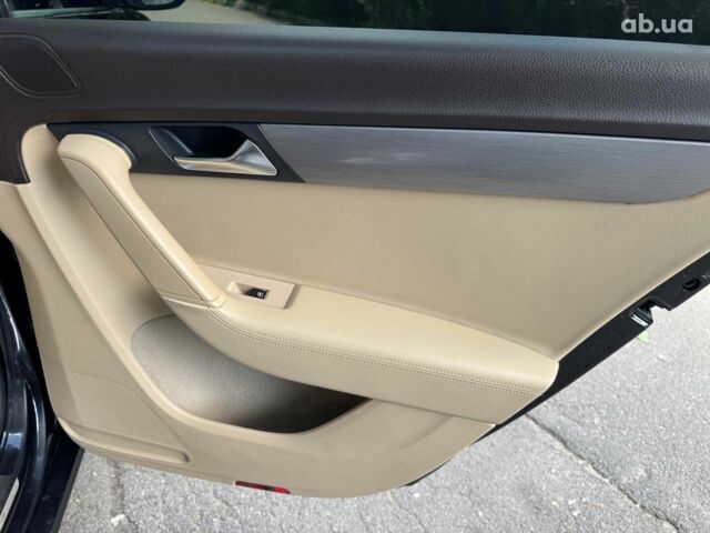 Черный Фольксваген Пассат, объемом двигателя 1.4 л и пробегом 350 тыс. км за 8490 $, фото 21 на Automoto.ua