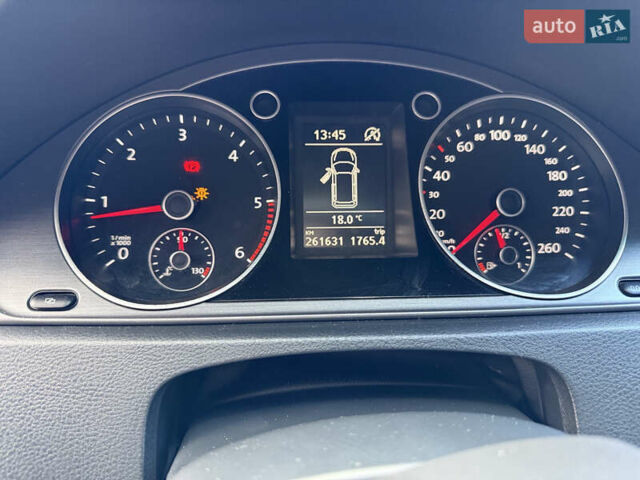 Черный Фольксваген Пассат, объемом двигателя 1.6 л и пробегом 261 тыс. км за 10000 $, фото 2 на Automoto.ua