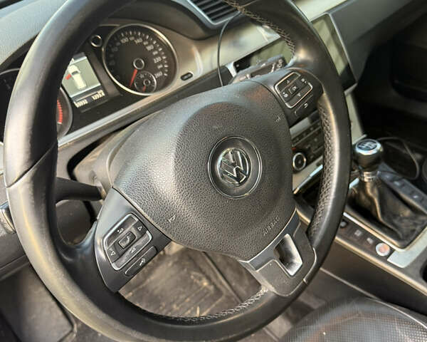 Черный Фольксваген Пассат, объемом двигателя 2 л и пробегом 260 тыс. км за 11500 $, фото 12 на Automoto.ua