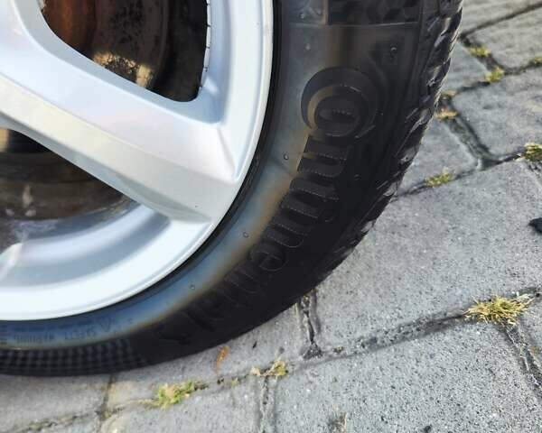 Черный Фольксваген Пассат, объемом двигателя 1.8 л и пробегом 170 тыс. км за 8999 $, фото 85 на Automoto.ua