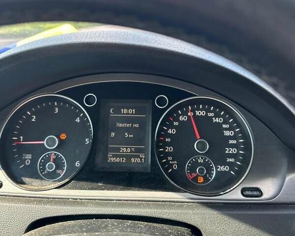 Черный Фольксваген Пассат, объемом двигателя 1.97 л и пробегом 295 тыс. км за 10000 $, фото 1 на Automoto.ua