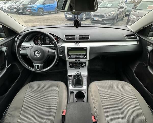 Черный Фольксваген Пассат, объемом двигателя 1.6 л и пробегом 317 тыс. км за 10200 $, фото 17 на Automoto.ua