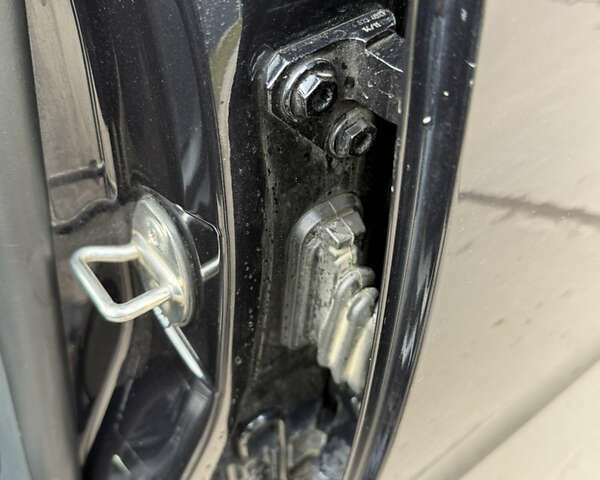 Чорний Фольксваген Пассат, об'ємом двигуна 1.97 л та пробігом 312 тис. км за 9999 $, фото 119 на Automoto.ua