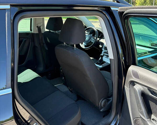 Черный Фольксваген Пассат, объемом двигателя 2 л и пробегом 277 тыс. км за 10400 $, фото 7 на Automoto.ua