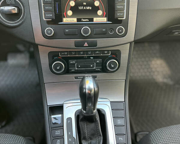 Черный Фольксваген Пассат, объемом двигателя 1.97 л и пробегом 283 тыс. км за 11500 $, фото 48 на Automoto.ua