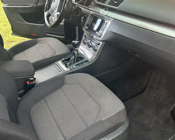 Черный Фольксваген Пассат, объемом двигателя 1.97 л и пробегом 321 тыс. км за 10200 $, фото 11 на Automoto.ua