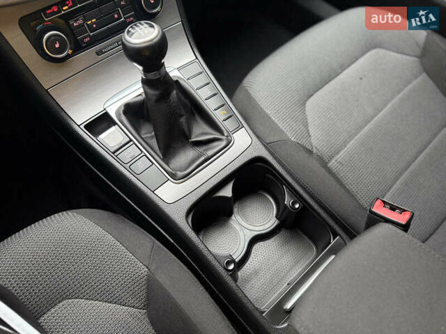 Чорний Фольксваген Пассат, об'ємом двигуна 1.97 л та пробігом 233 тис. км за 10500 $, фото 2 на Automoto.ua