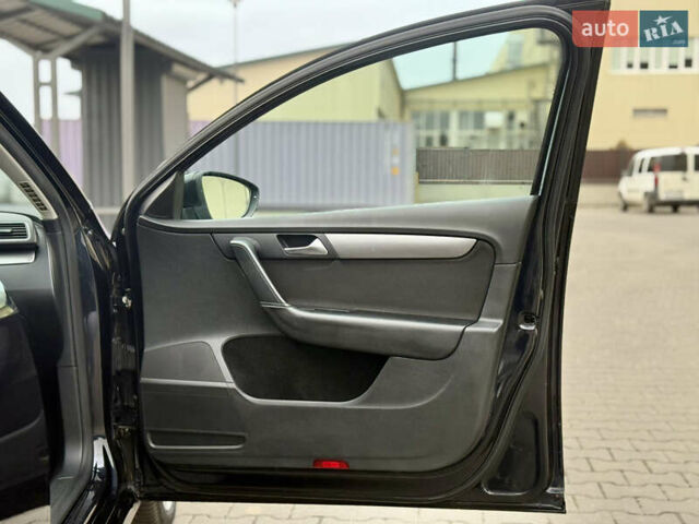 Черный Фольксваген Пассат, объемом двигателя 2 л и пробегом 263 тыс. км за 10499 $, фото 38 на Automoto.ua