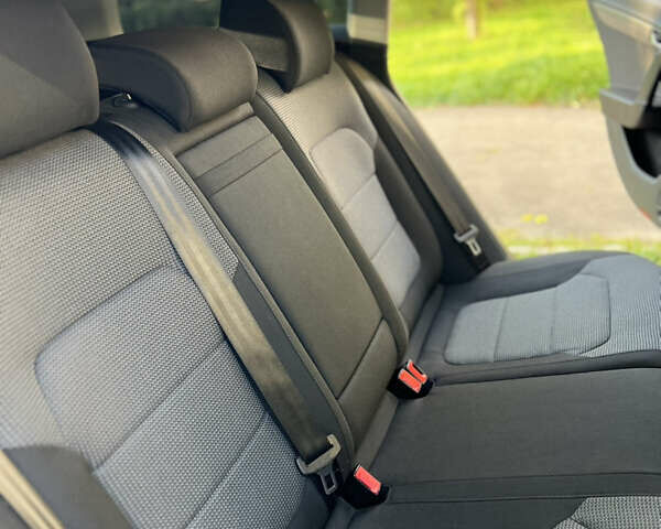 Черный Фольксваген Пассат, объемом двигателя 1.97 л и пробегом 283 тыс. км за 11500 $, фото 46 на Automoto.ua