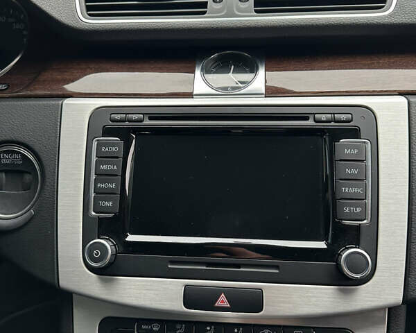 Черный Фольксваген Пассат, объемом двигателя 2 л и пробегом 227 тыс. км за 13500 $, фото 43 на Automoto.ua